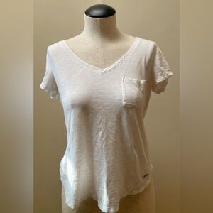Women’s white v-neck tee